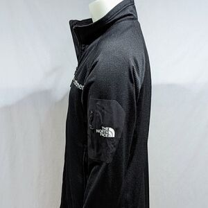 Bnwot North face jacket with company logo in chest area